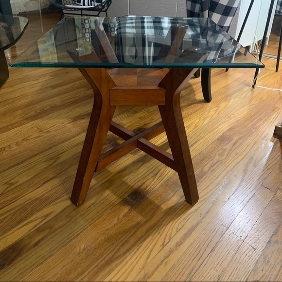 table - Picture 2 of 3